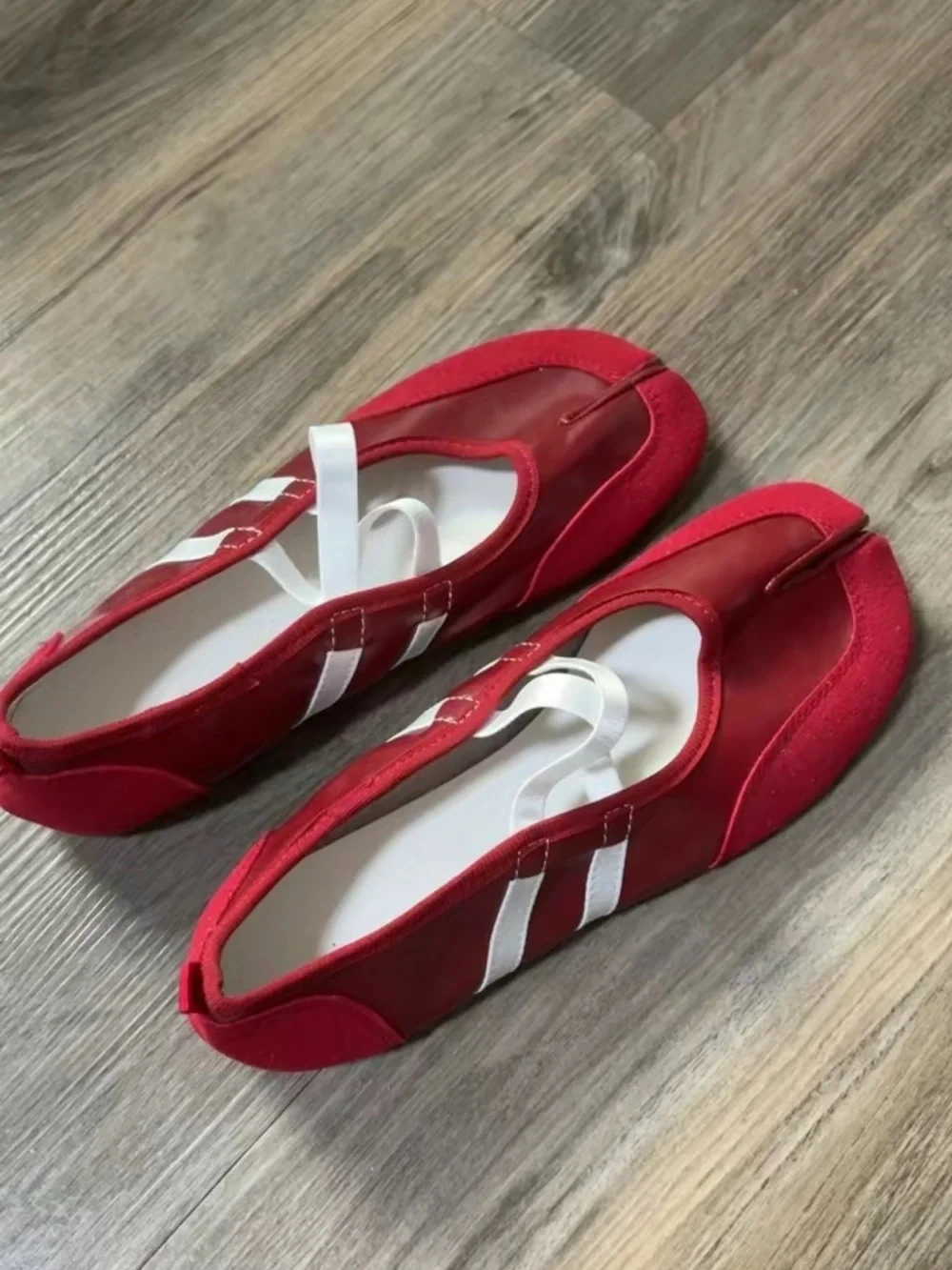 Red Split-Toe Tabi Ballet Flats with Elastic Cross Straps